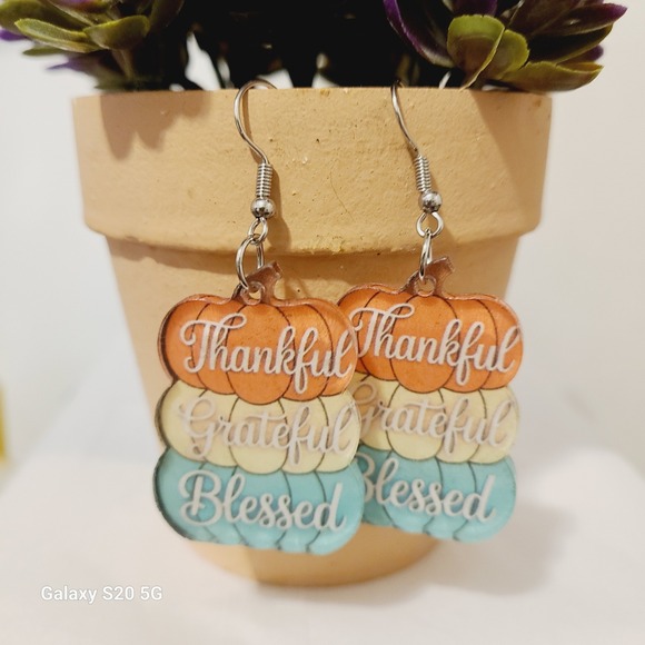 Thankful Grateful Blessed Earrings Fall Thanksgiving Autumn Dangle Drop - Picture 2 of 4